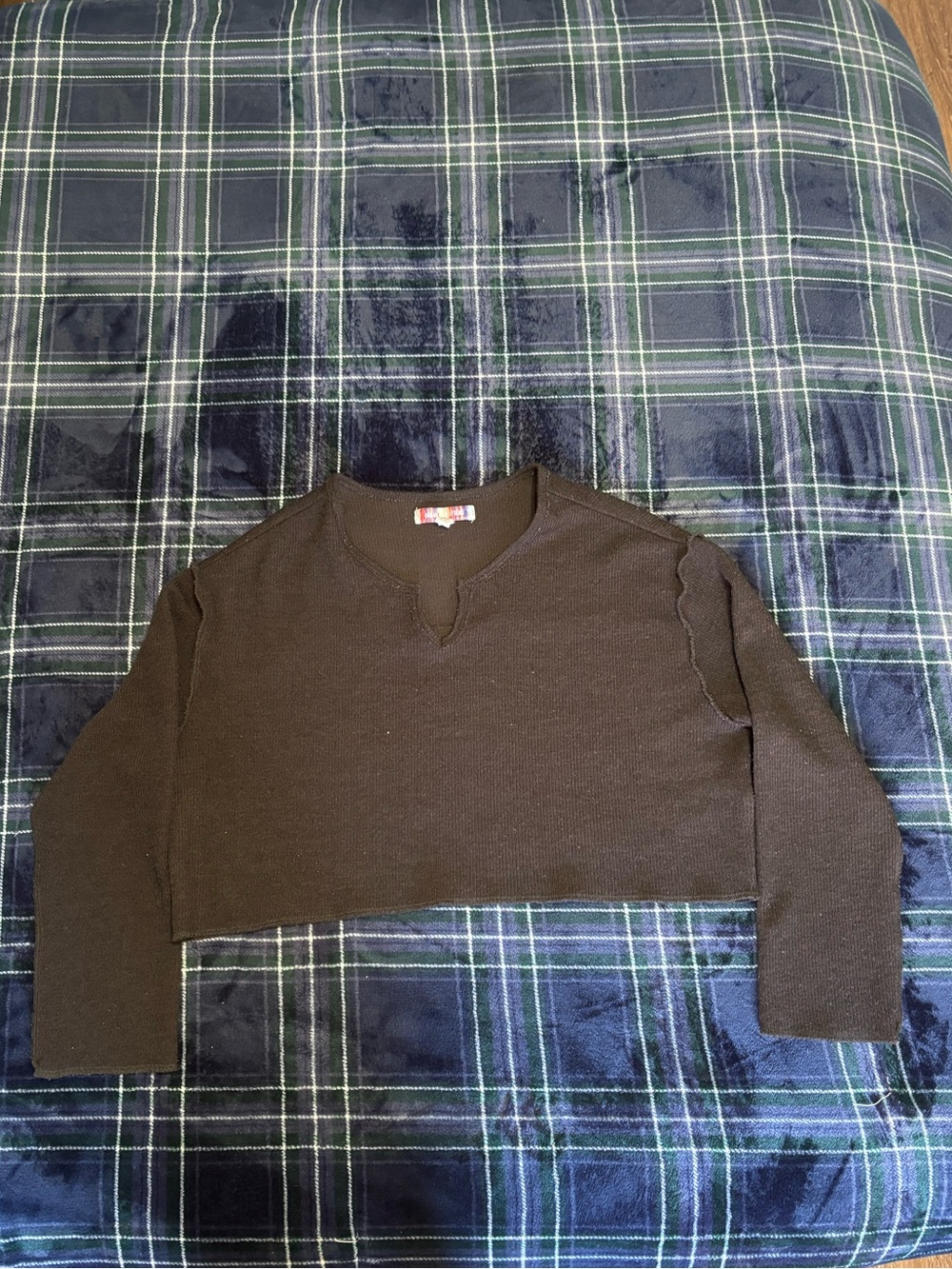 Urban outfitters Black cropped long sweater top. Size S